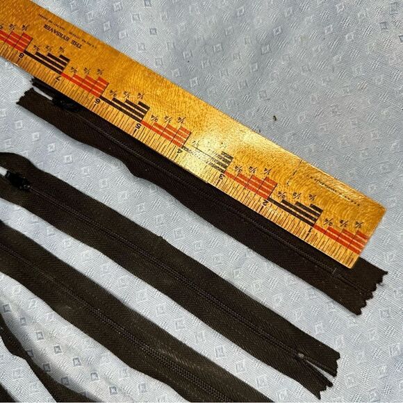 Vintage 60s Selection of 12 unused black zips mostly 7” - Picture 4 of 10